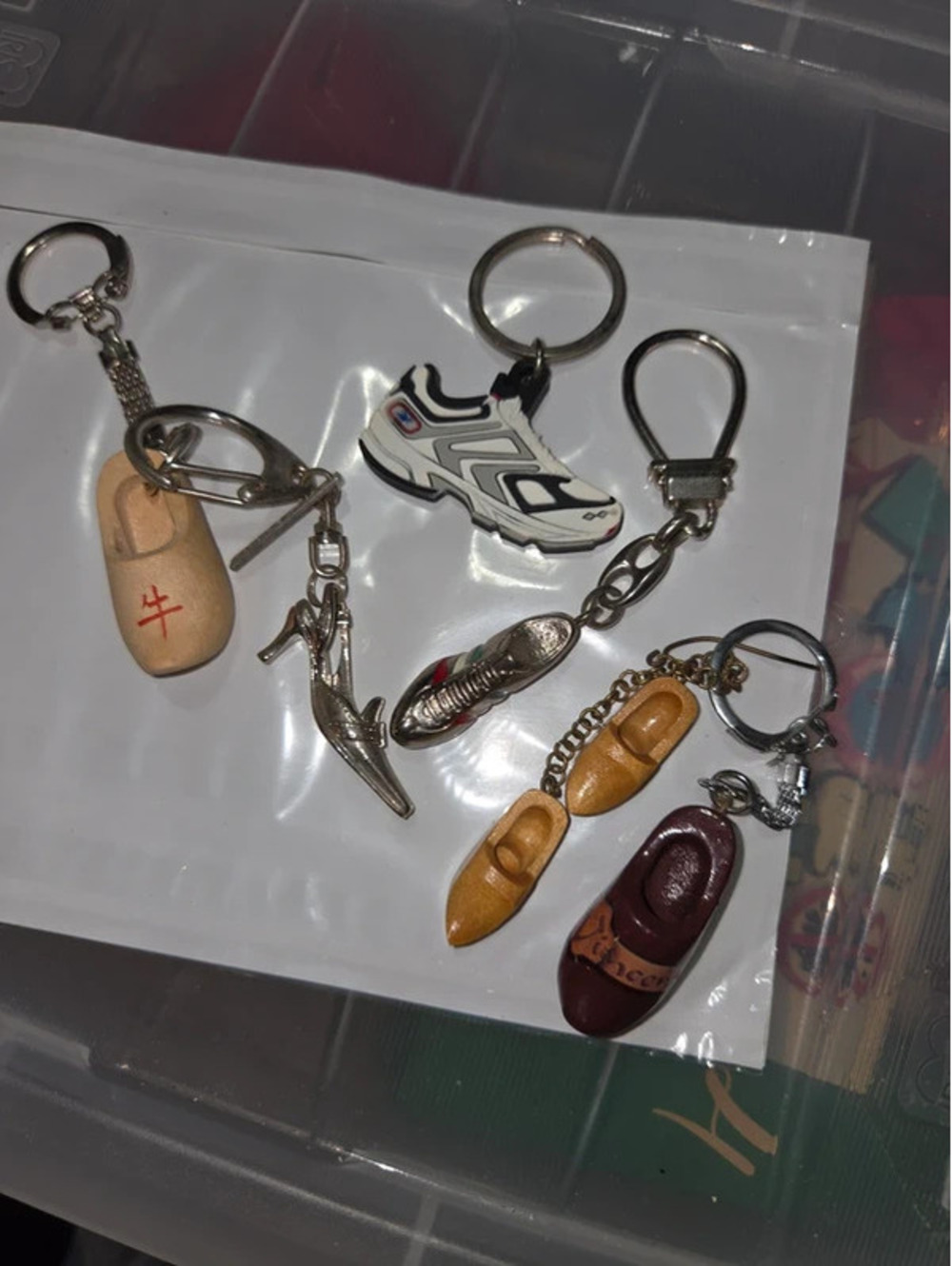 Shoe heel tennis shout keychain moccasin